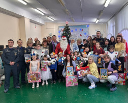 Новогодний утренник "Магазин игрушек" Новогодний утренник "Магазин игрушек".