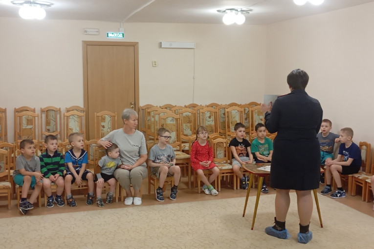 Обучающее занятие по ПДД Обучающее занятие по ПДД.